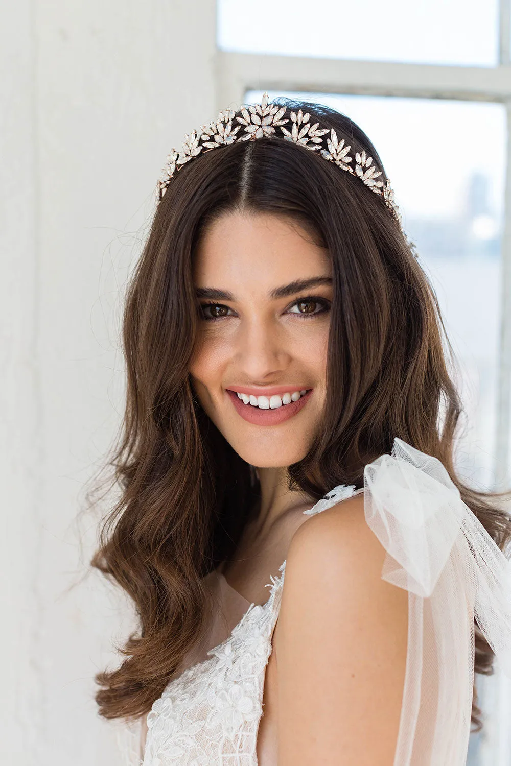 HONORA CROWN