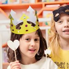 Mardi Gras Paper Crowns with Glitter 12pcs | 1ct