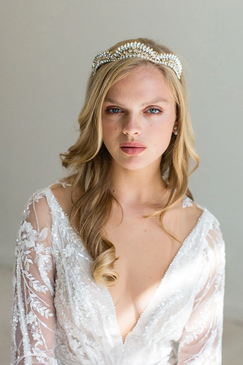 NEYVA CROWN