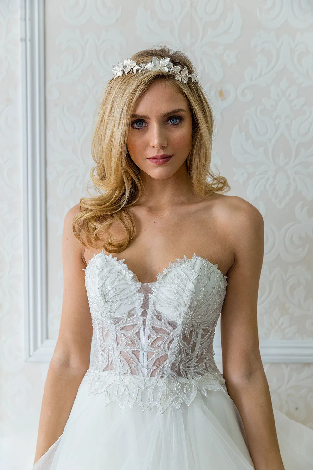 NOEMIE CROWN