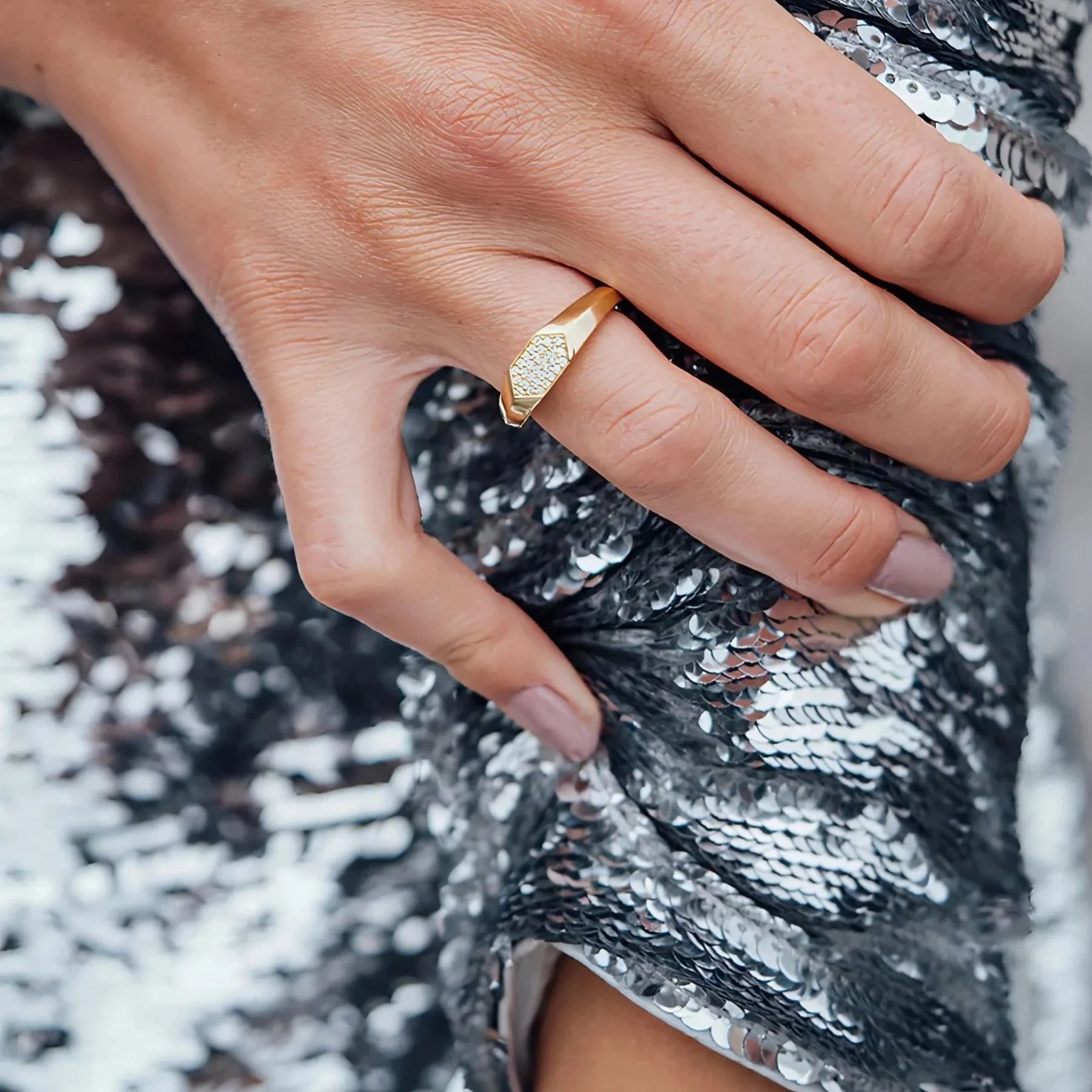 Sunray signet ring